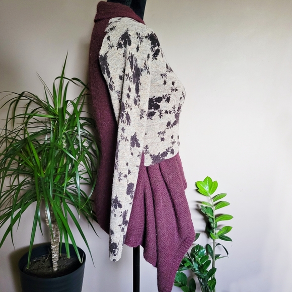 Beautiful overlap Wool/Alpaca sweater - Picture 5 of 12